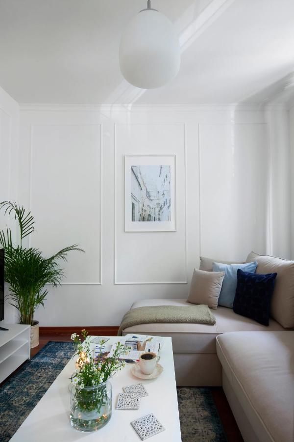 Elite Hamptons Old Town Apartment