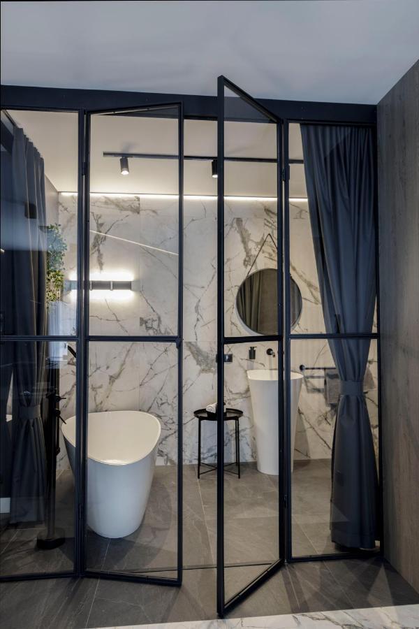 Flaming Apartment *