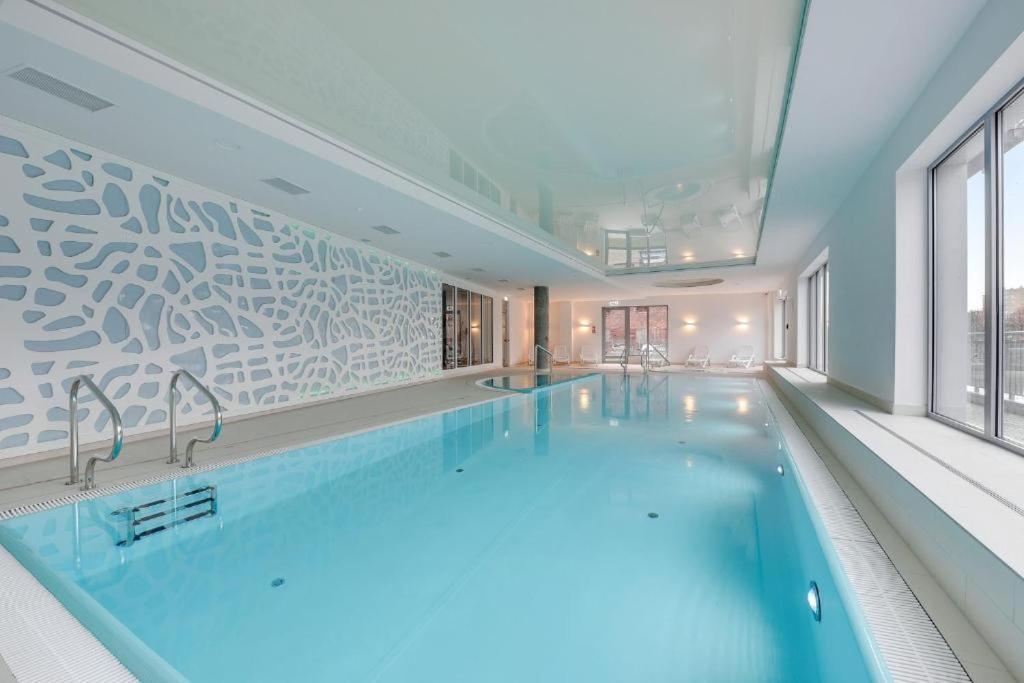 Waterlane Island - Riverview Pool, & Gym By Downtown Apartamento *