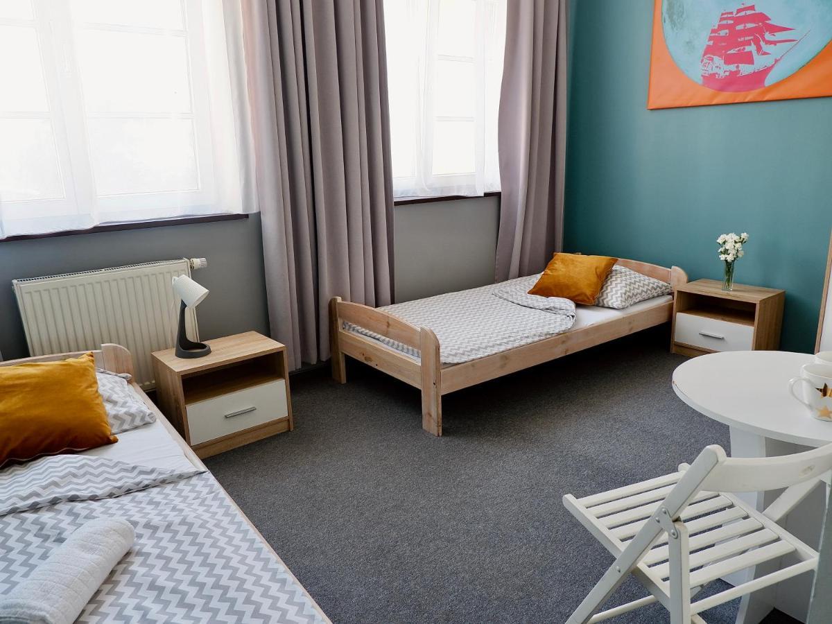 Moon Hostel *