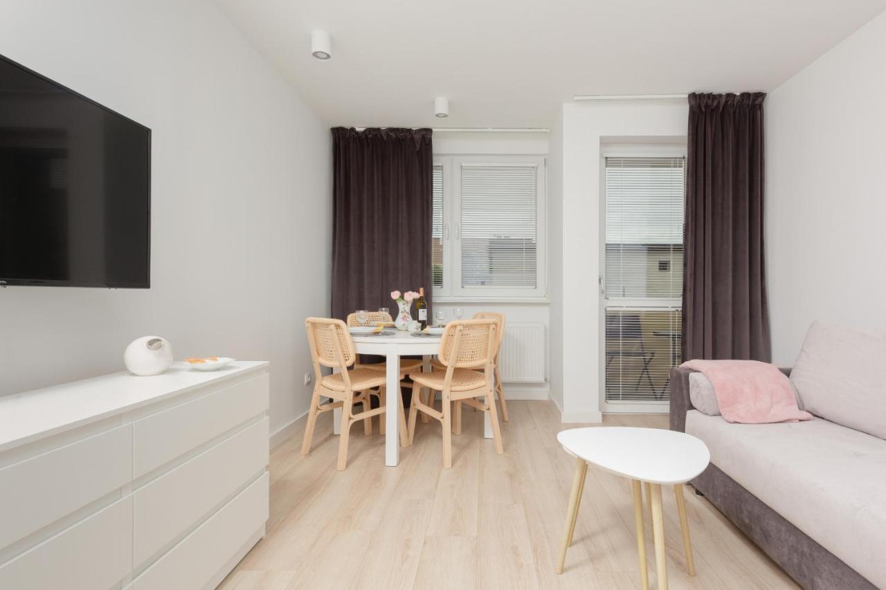 Two-bedroom 650 M Brzezno By Renters * Gdańsk