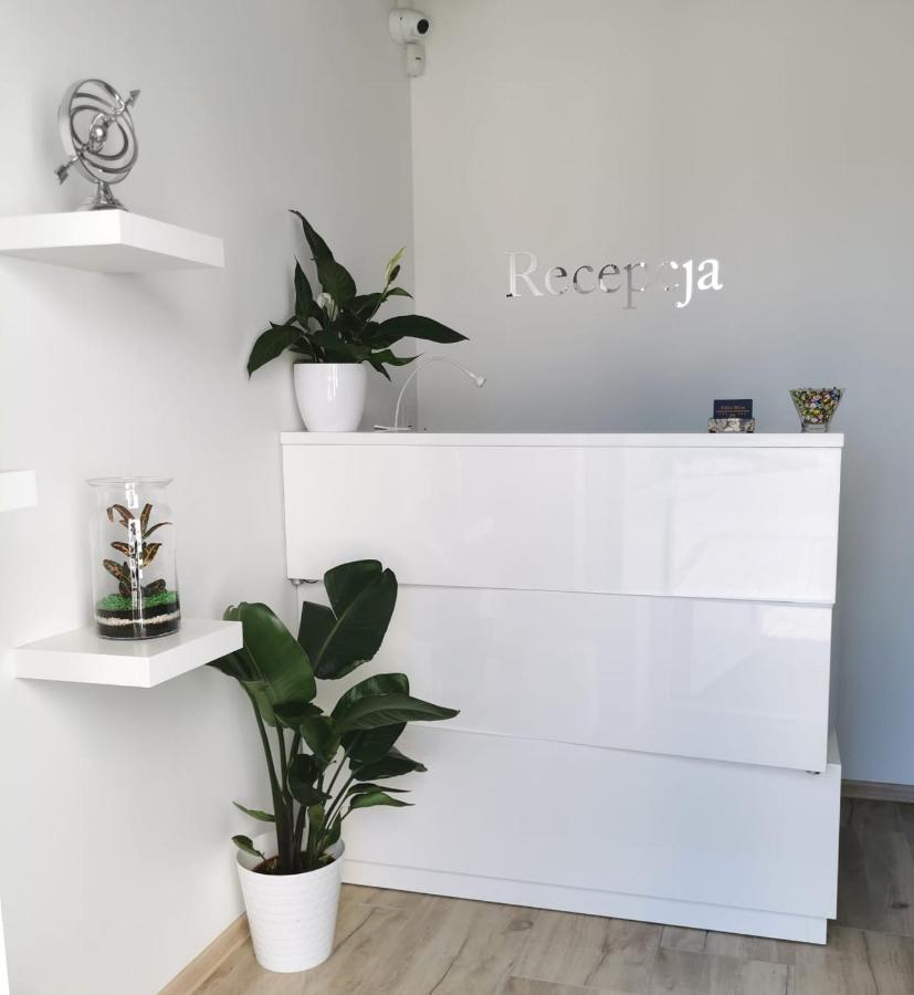 Mile Airport & Parking Dlugoterminowy Bed & Breakfast Gdansk