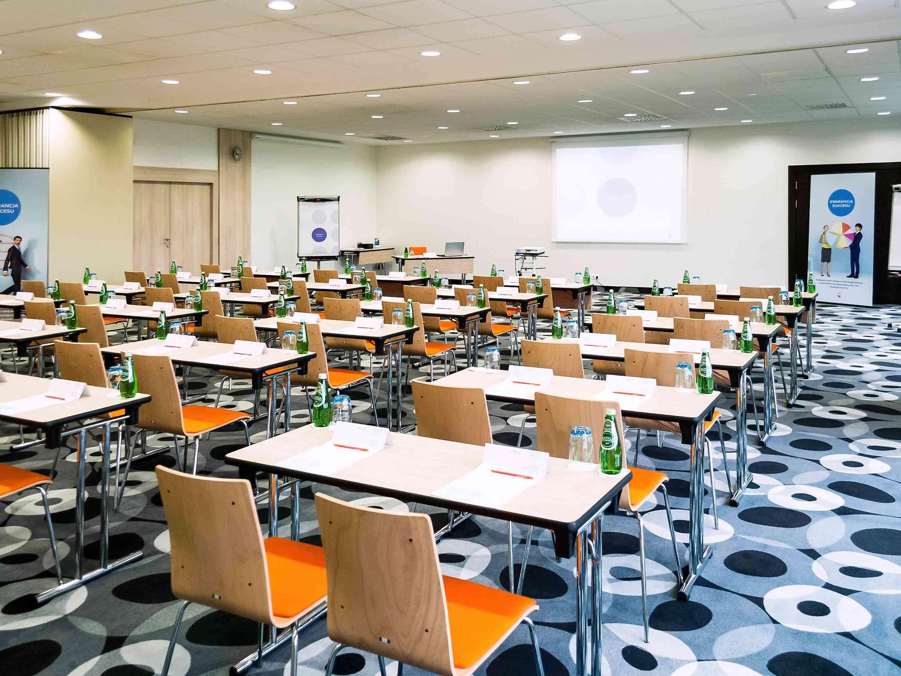 Khách sạn Novotel Centrum 3*