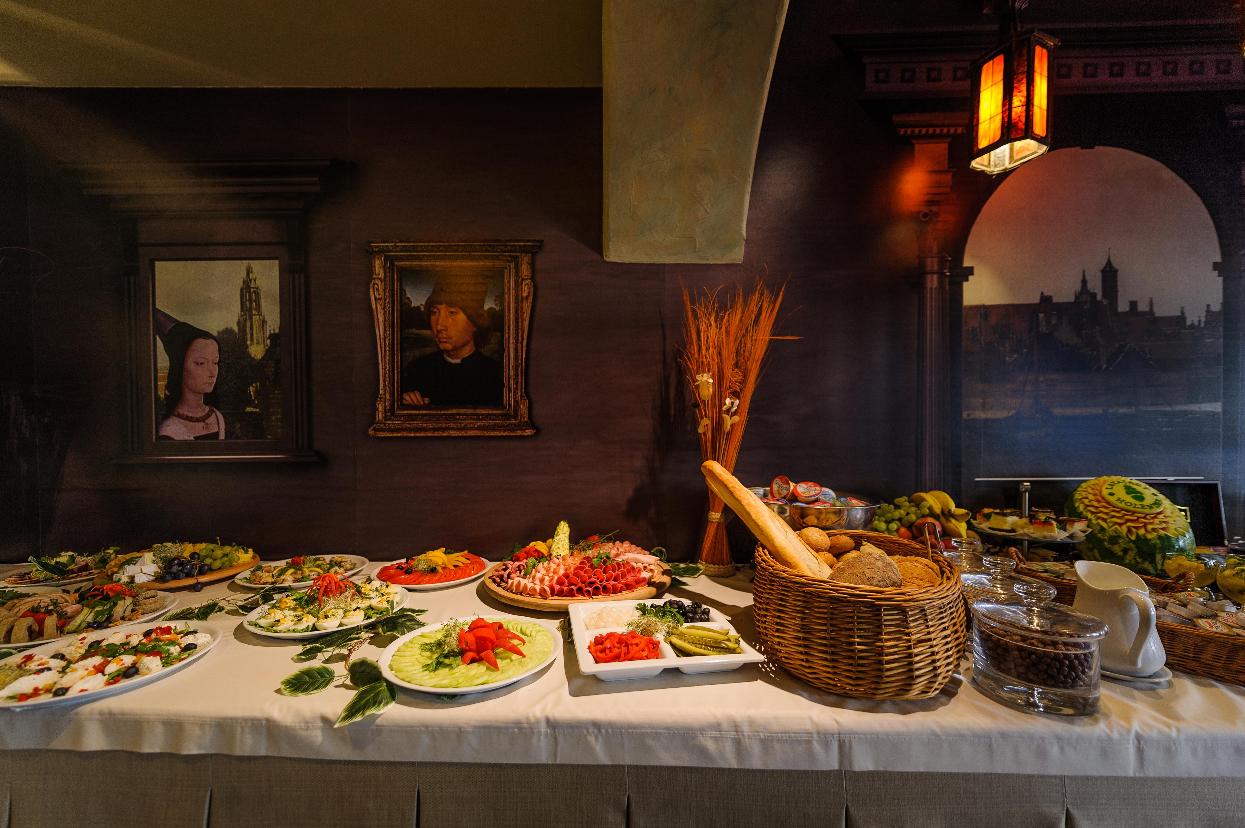 Holland House Old Town Aparthotel 4*