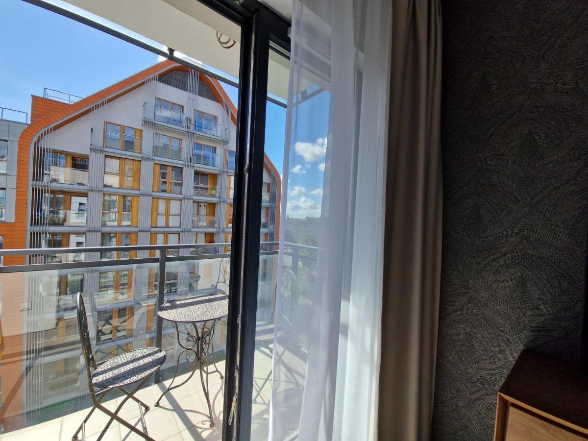 Apartment Live & Travel Aura Iii *