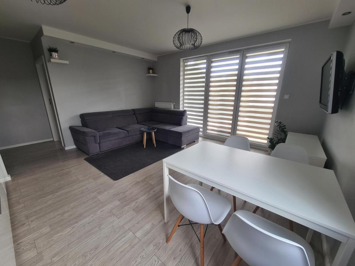 Apartament Rodzinny Z Ogrodkiem Apartment *