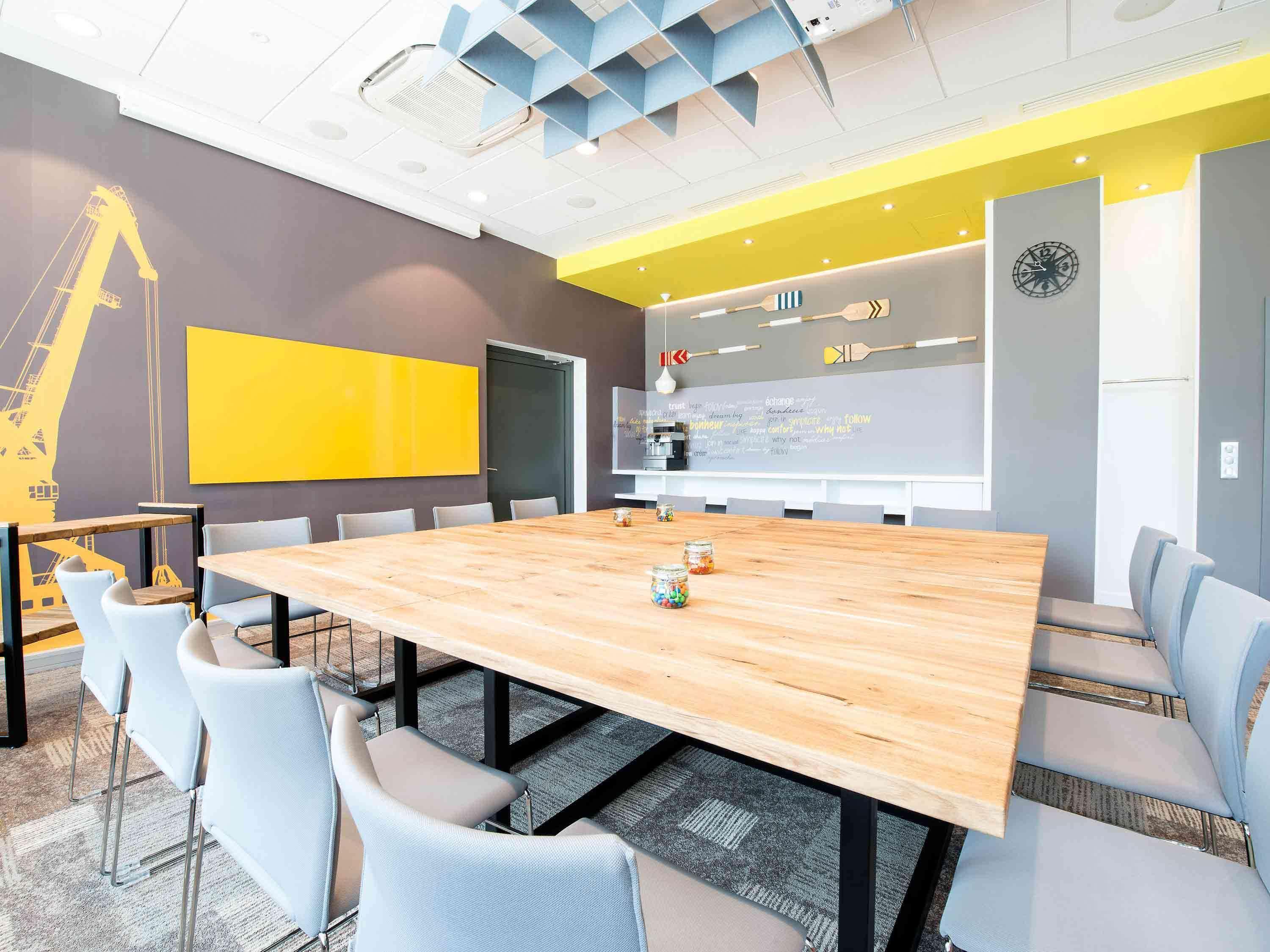 Ibis Stare Hotel 2*