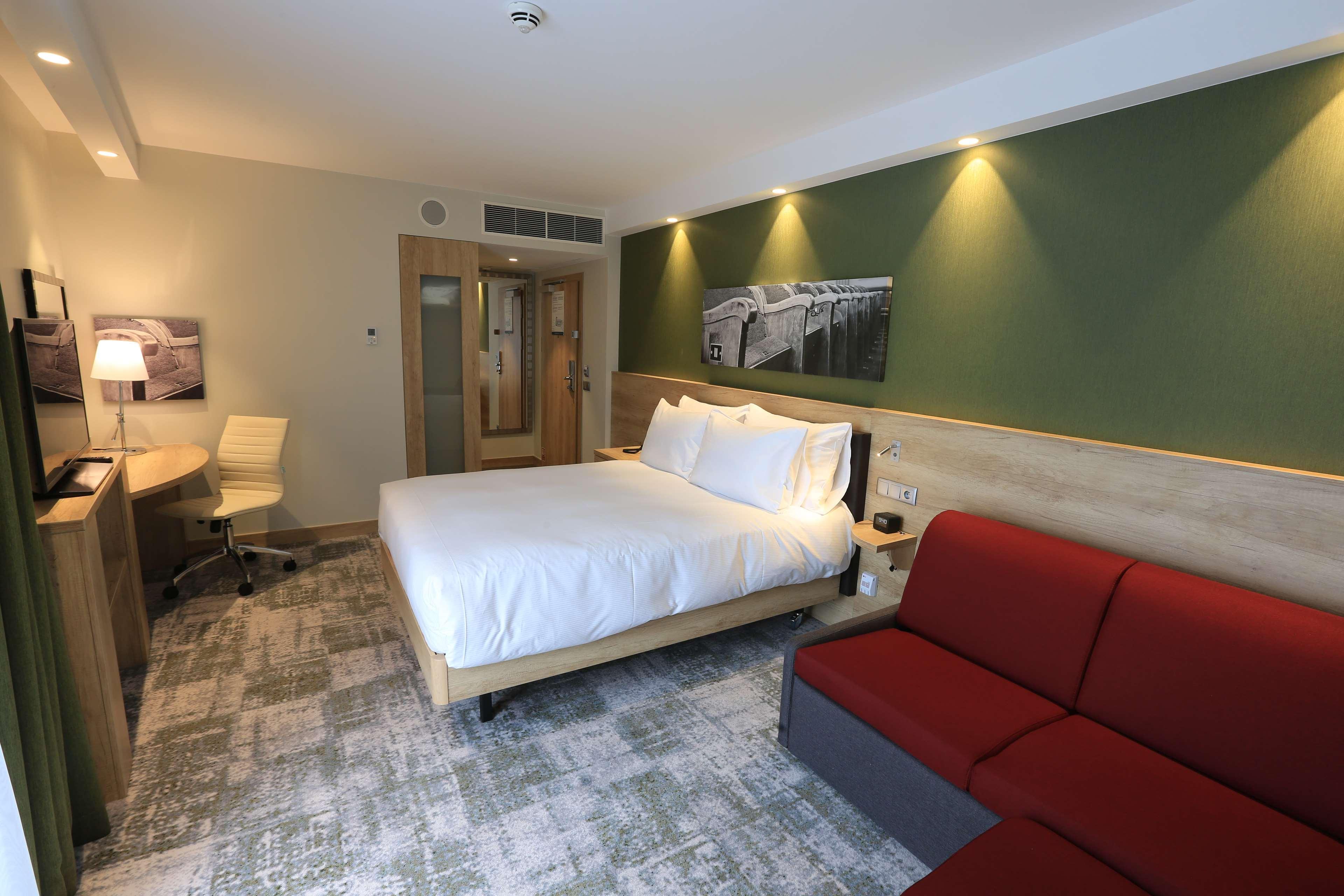 Hotel Hampton By Hilton Old Town 3*