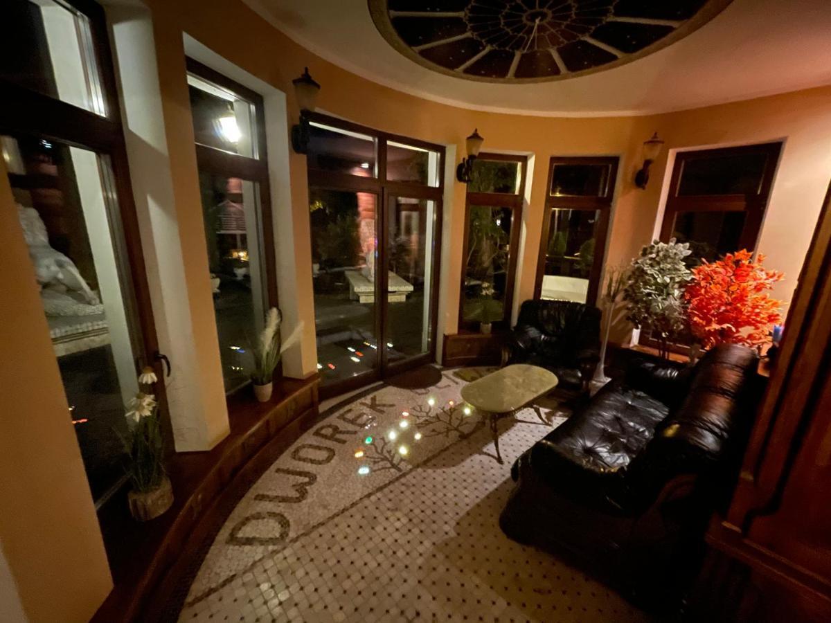 Dworek Oliwski Bed & Breakfast Gdansk
