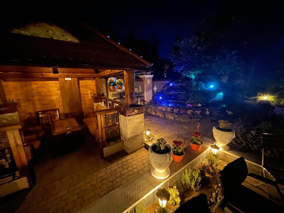 Dworek Oliwski Bed & Breakfast 3*