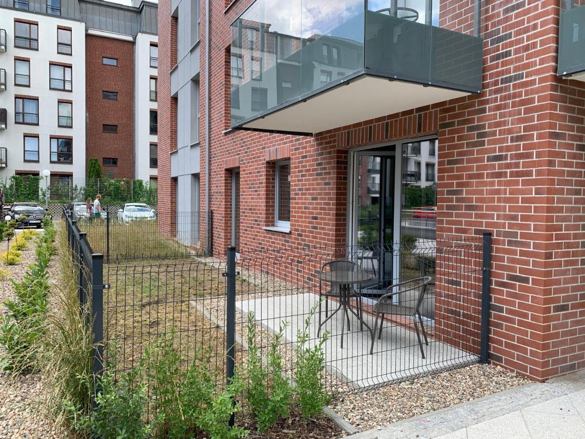 Apartament Uroczy Apartament Nad Motławą, Miejsce Parkingowe W Strzeżonej Hali