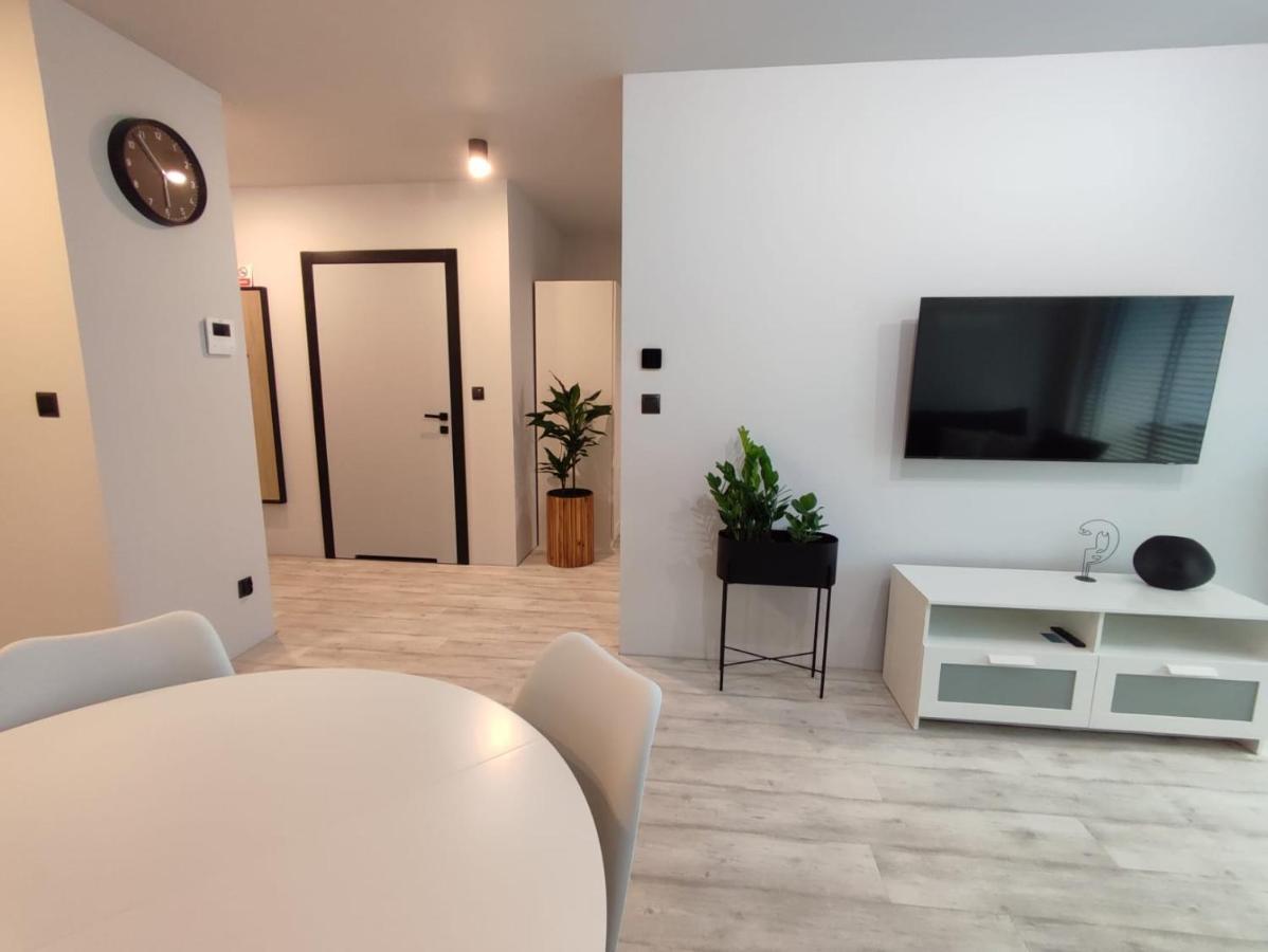 Neptun 5 1 9 1 0 2 1 3 0 Apartment