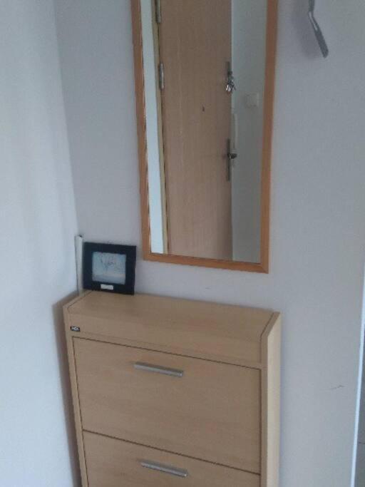 Jasne Czyste I Zadbane Mieszkanie Blisko Lotniska *