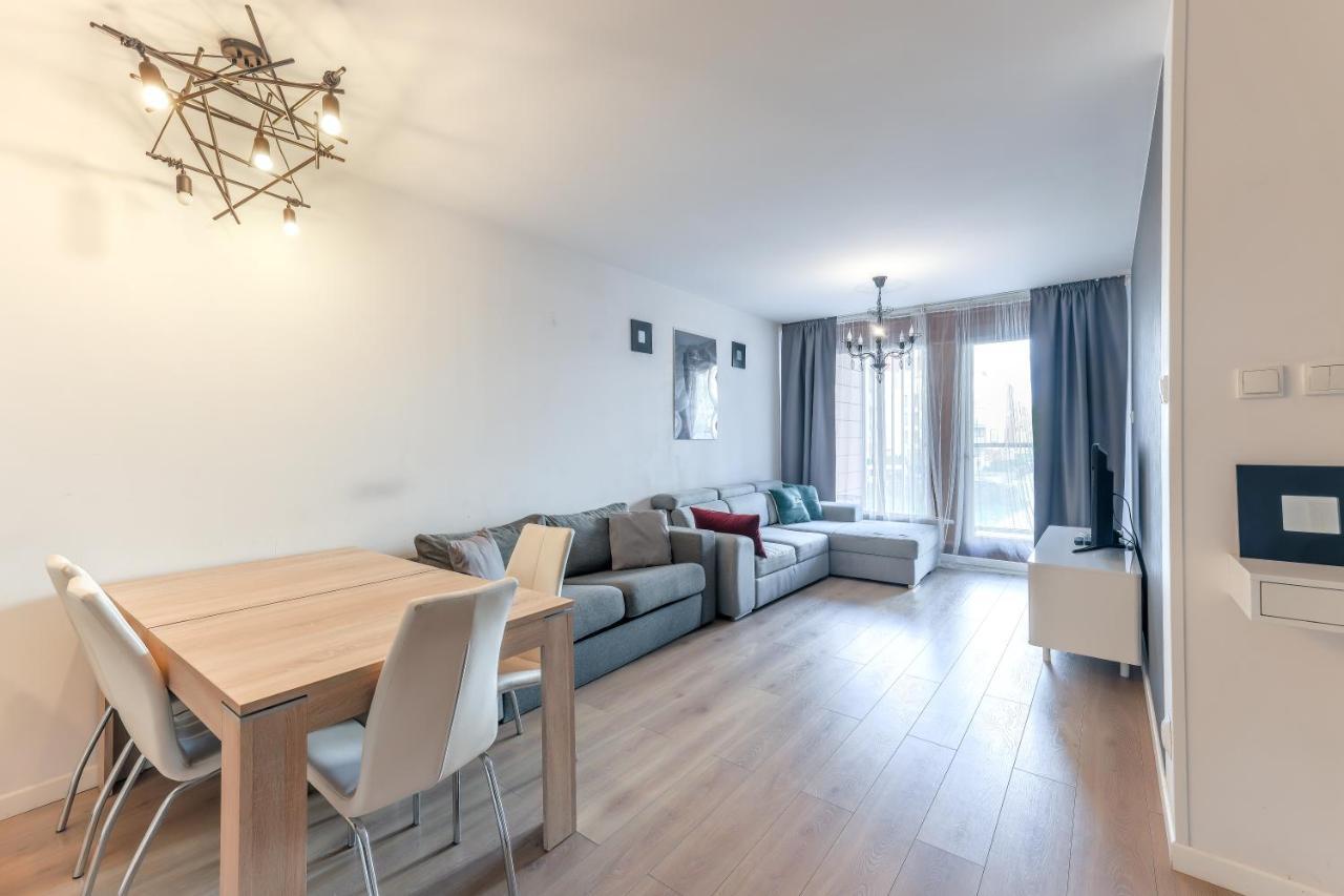 Apartmate Spacious With Balcony Oldtown For 6 People Gdansk