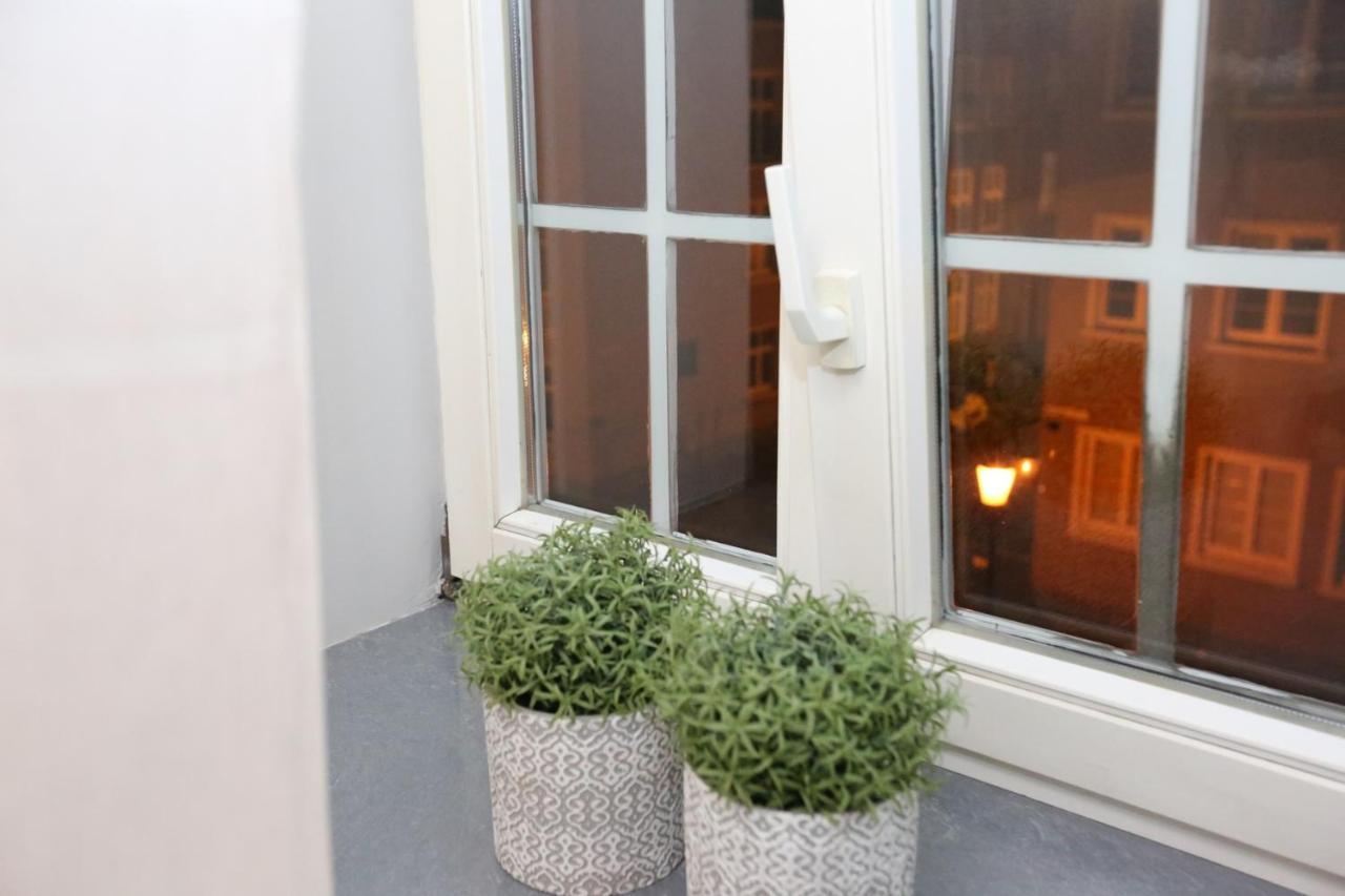Old No 8 Apartment *