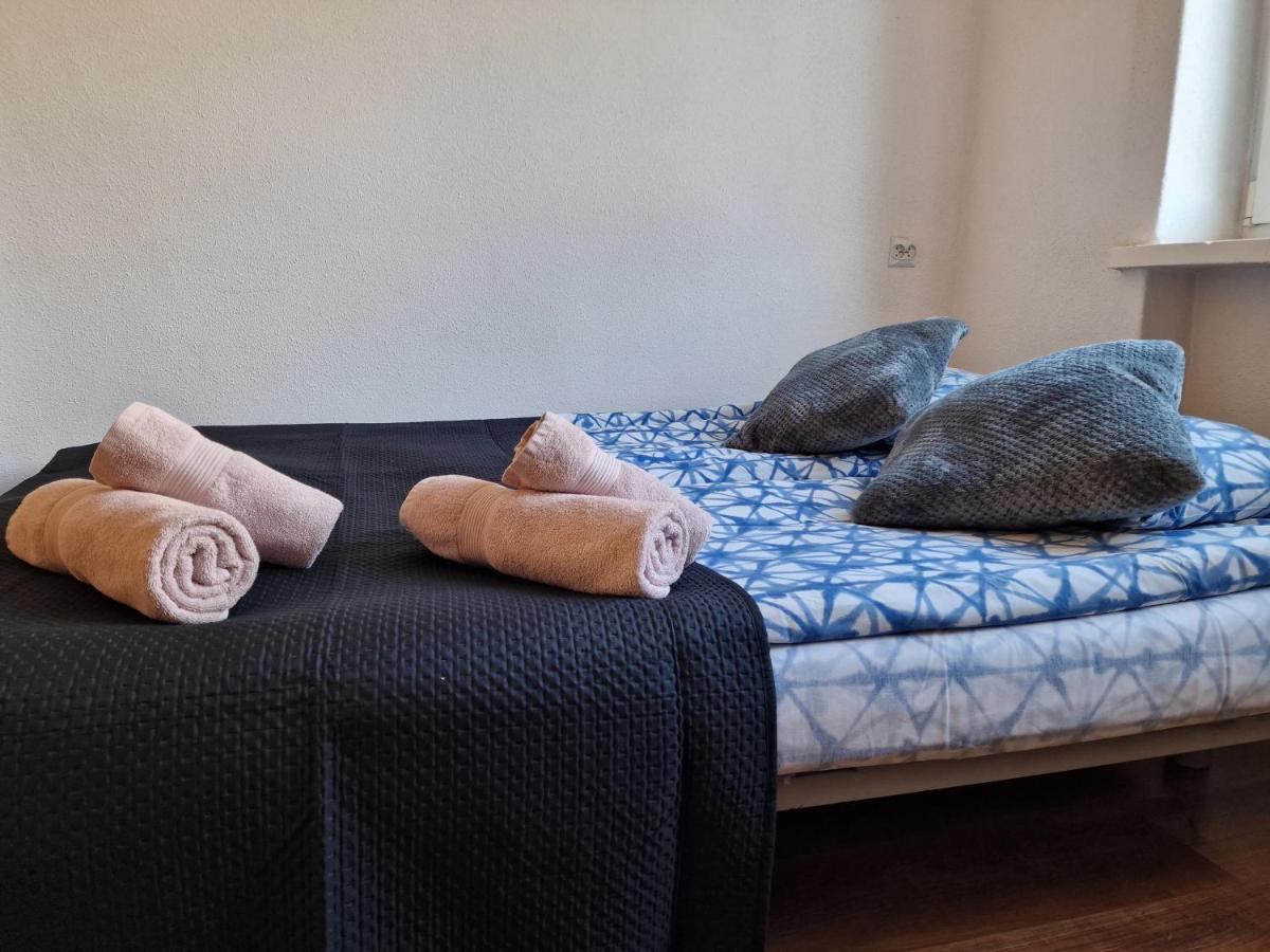 Huoneisto R Mieszkanie Cale Albo Pokoj Bllisko Wszystko