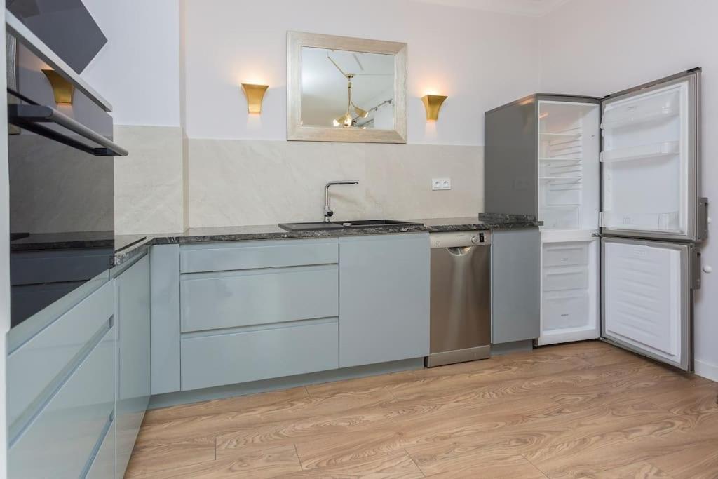 Apartment Avra I Stare *