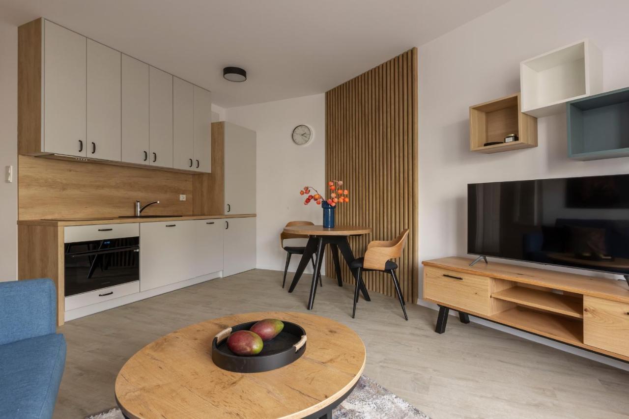 Glow Apartments, Slaska 12