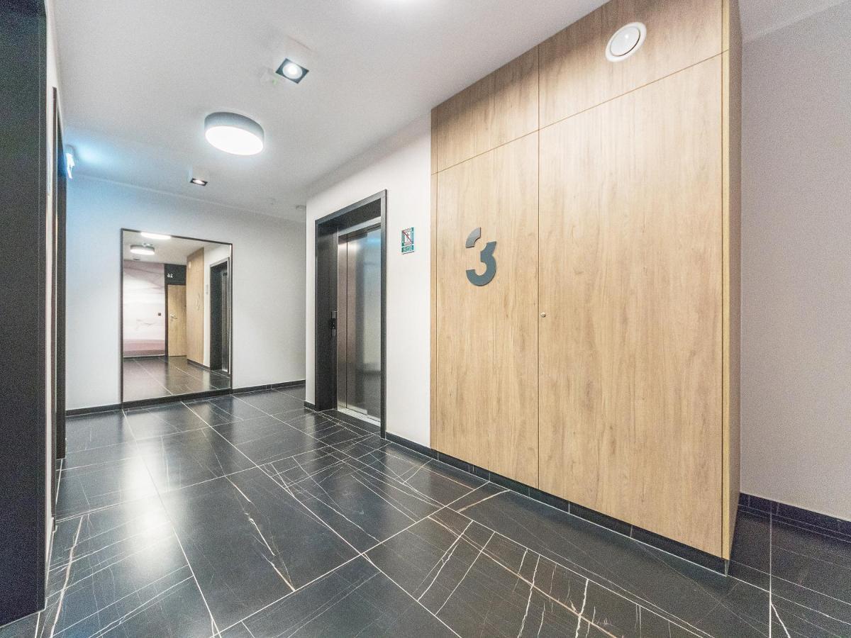 Glow Apartments, Zaspavita *