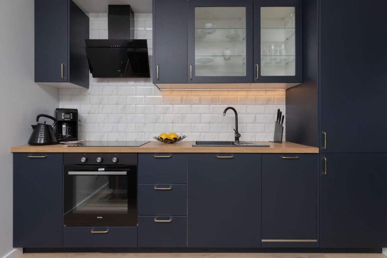 Stylish Atol With Free Parking In The Heart Of By Renters *