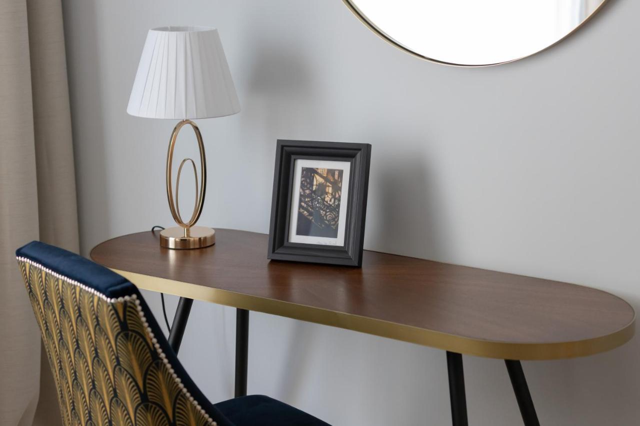 Lägenhet Stylish Atol With Free Parking In The Heart Of By Renters