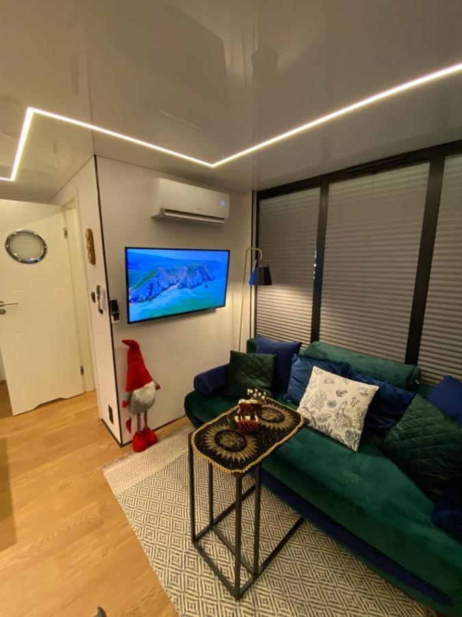 Gold Waterhouse Old Town - Houseboat * Gdansk