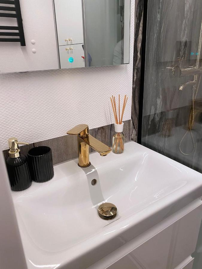 Gold Waterhouse Old Town - Houseboat Apartment