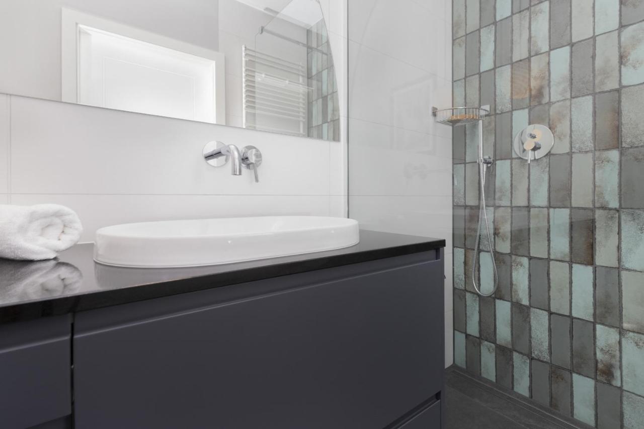 Aura Studio Downtown By Renters *