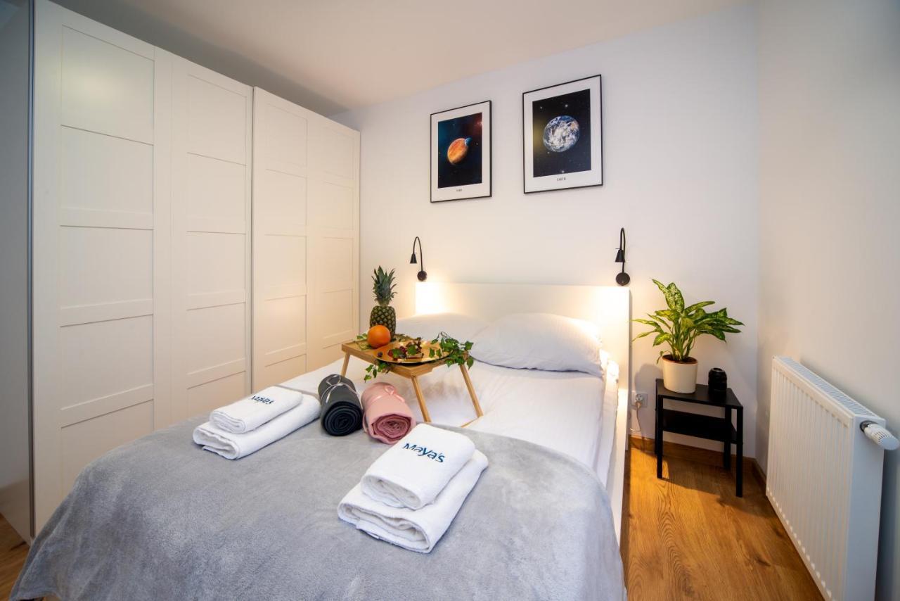Huoneisto Maya's Flats & 49 - Spacious 3 In Szafarnia
