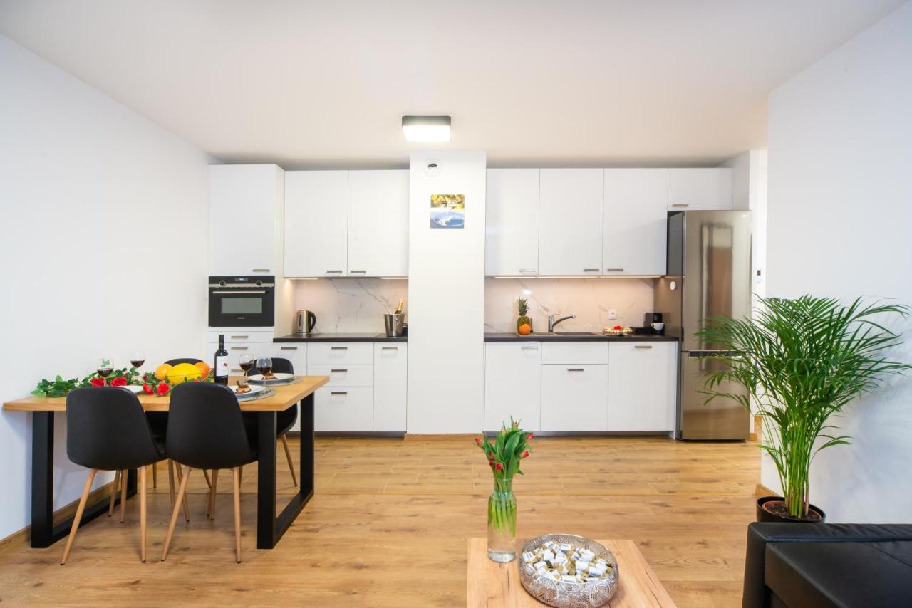 Maya's Flats & 49 - Spacious 3 In Szafarnia Lejlighed Gdańsk