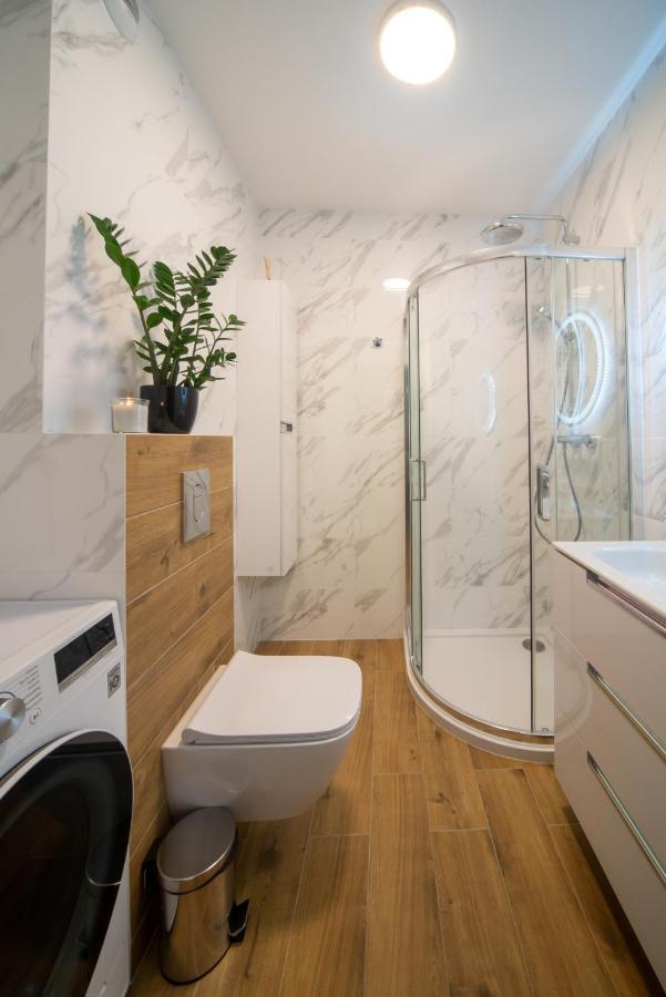 Maya's Flats & 49 - Spacious 3 In Szafarnia Lejlighed Gdańsk