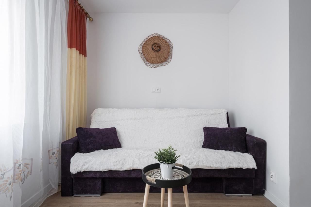 Olivia Business Centre By Renters Apartment *