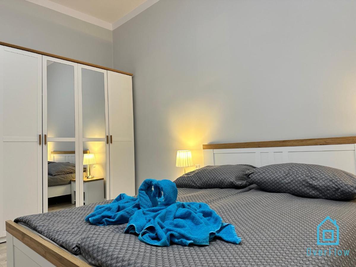 Anchor Apartment *