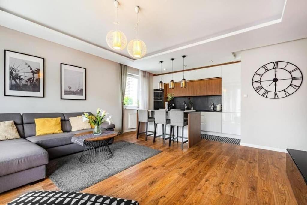 Apartment Golden Lakowa 60a-54 Gdansk