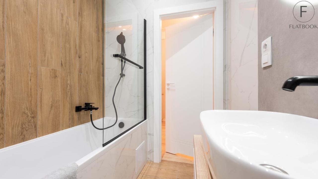 Flatbook - Center Granaria Apartment Gdansk