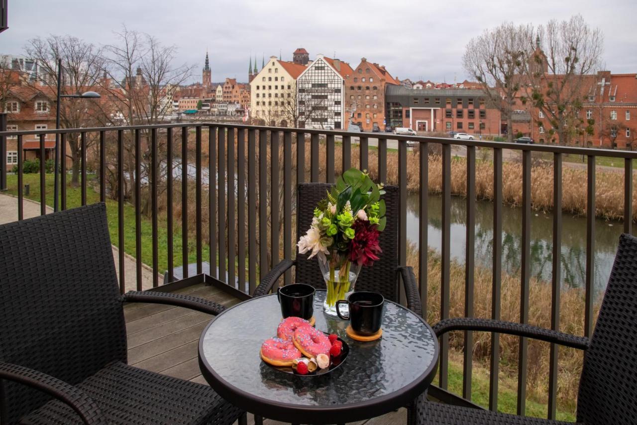 Maya's Flats & - River View Apartment