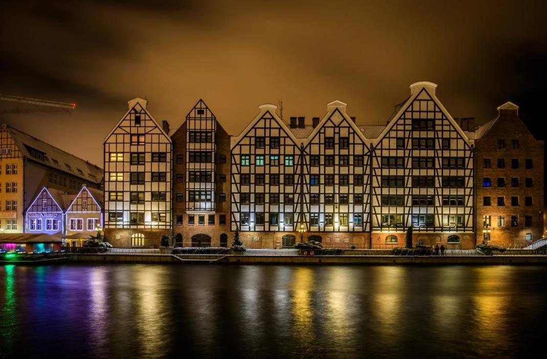 Four Seasons With Parking Place