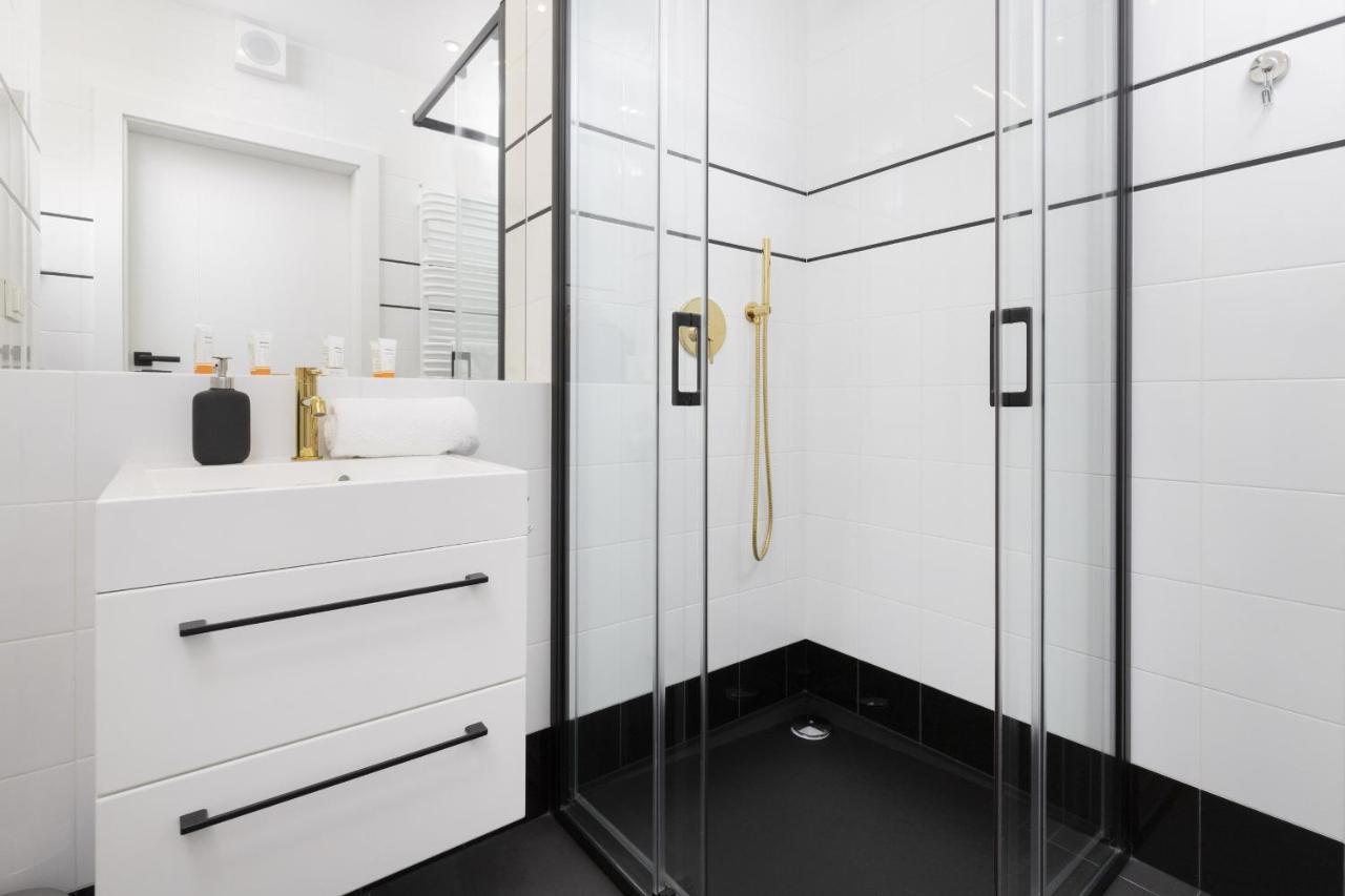 Business District Studio Slaska By Renters Apartment