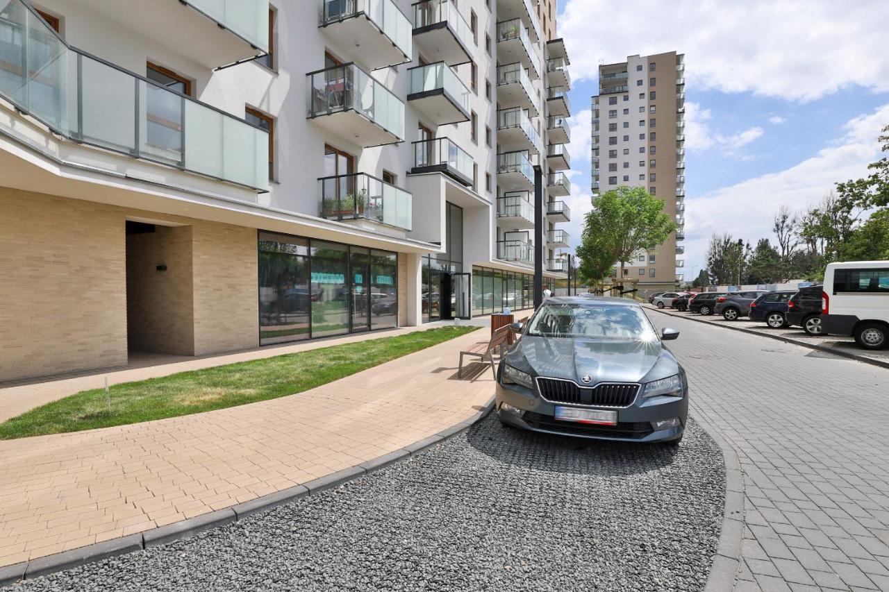Stadion With Parking By Renters Apartment *