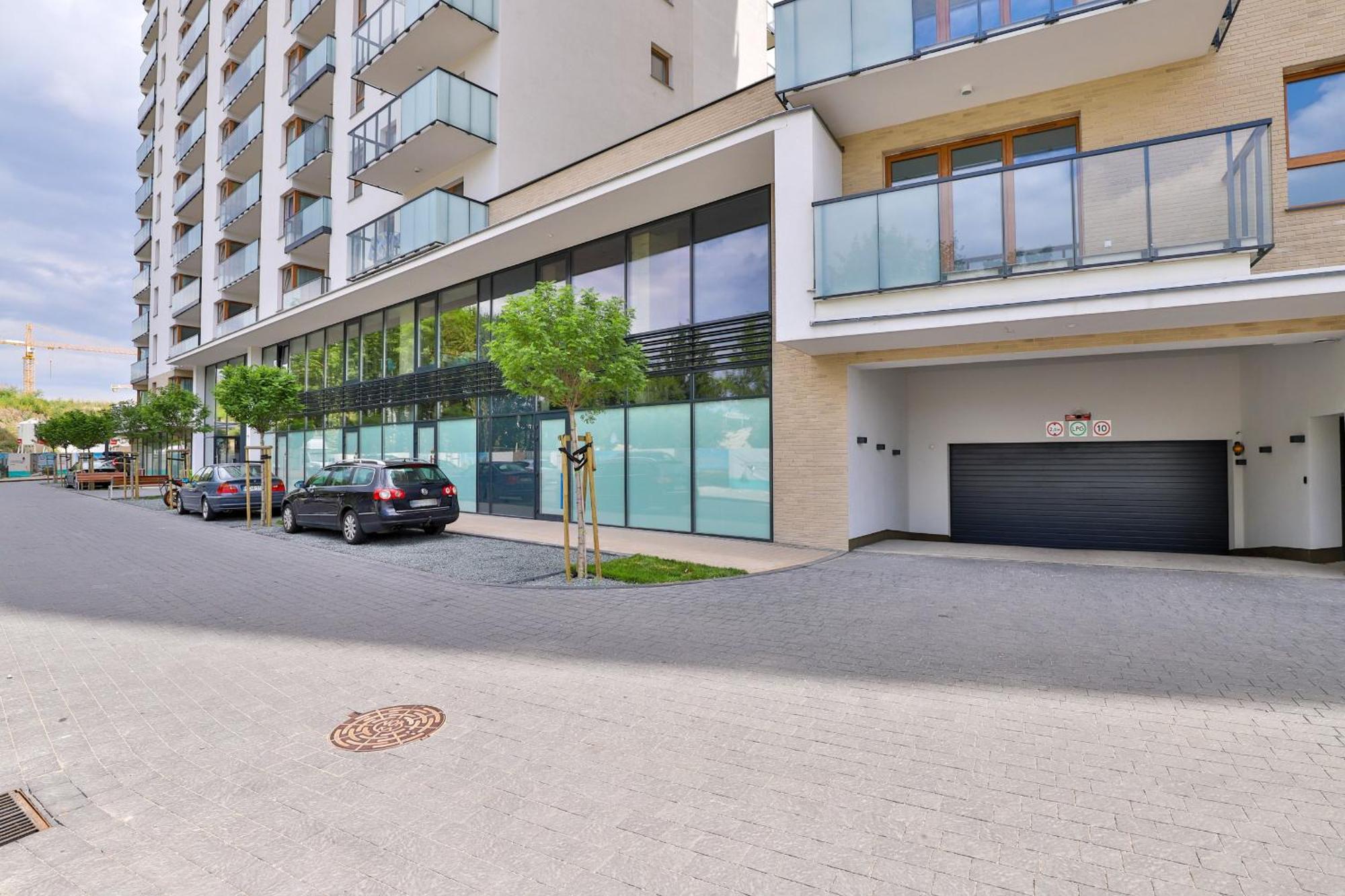 Stadion With Parking By Renters Apartment