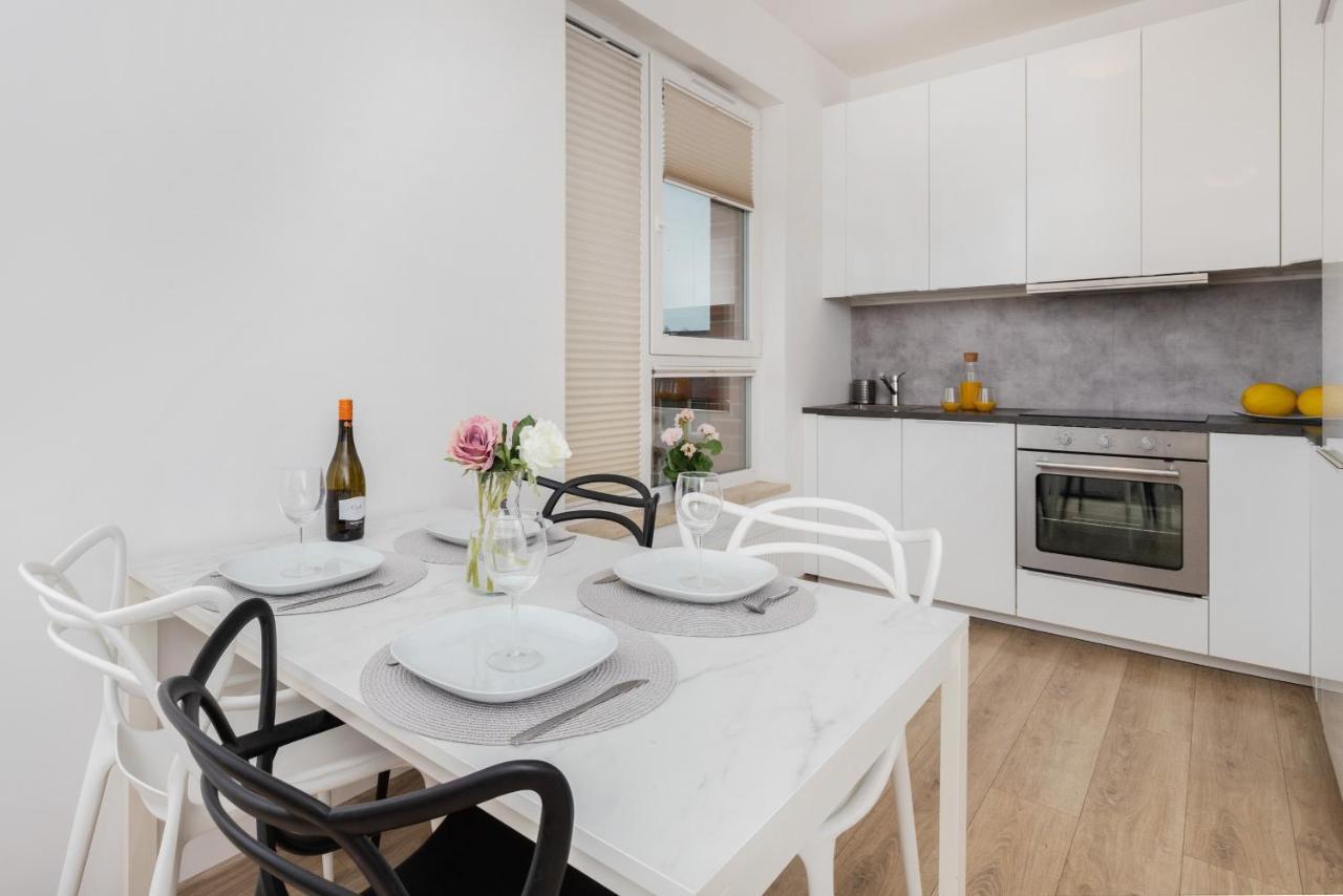 Lägenhet Nowa Grobla Estate Near Starowka By Renters Gdańsk