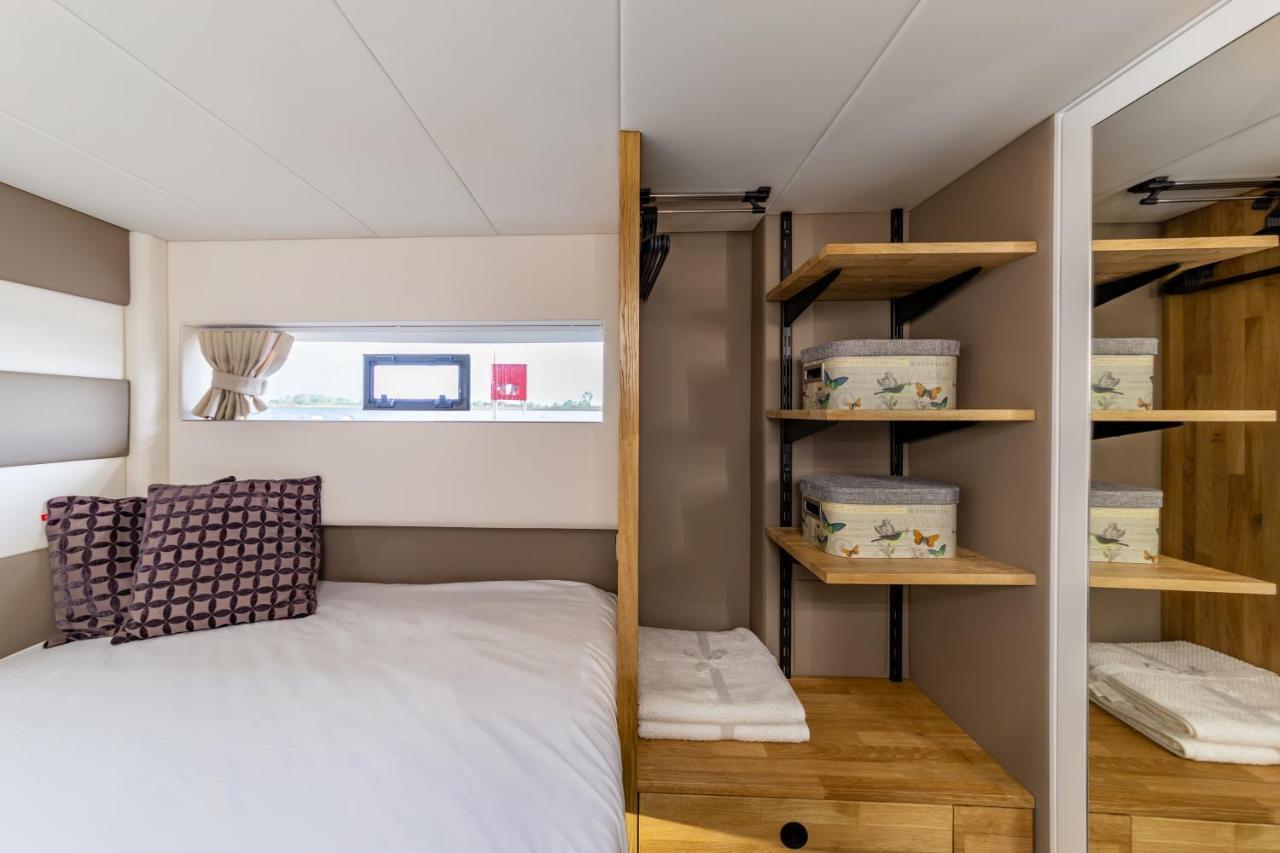 Botel Houseboat Nomadream Gdansk