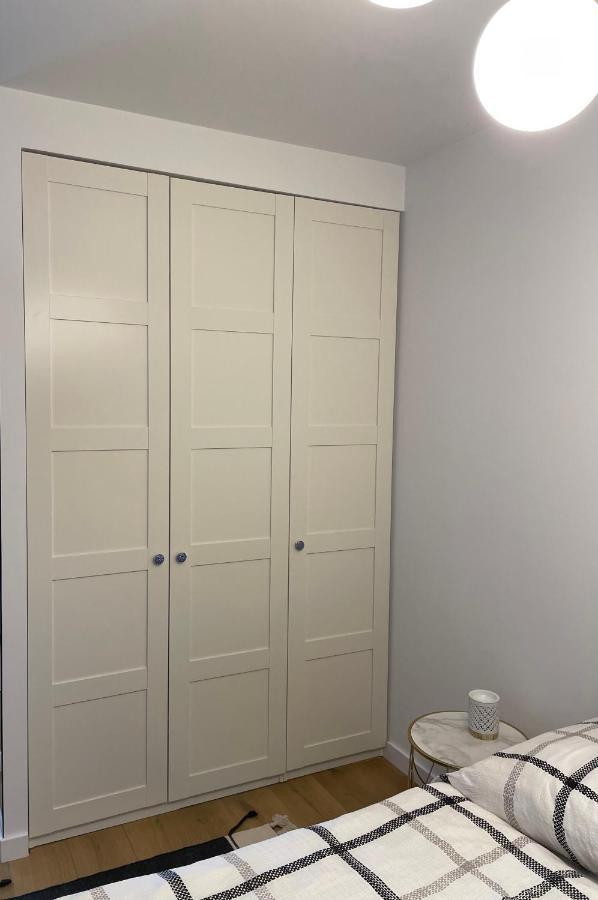 Apartament Obok Starowki - Nowka Sztuka! Lägenhet