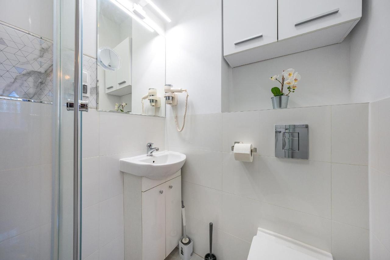 Hello Modern Sw Ducha Apartament *