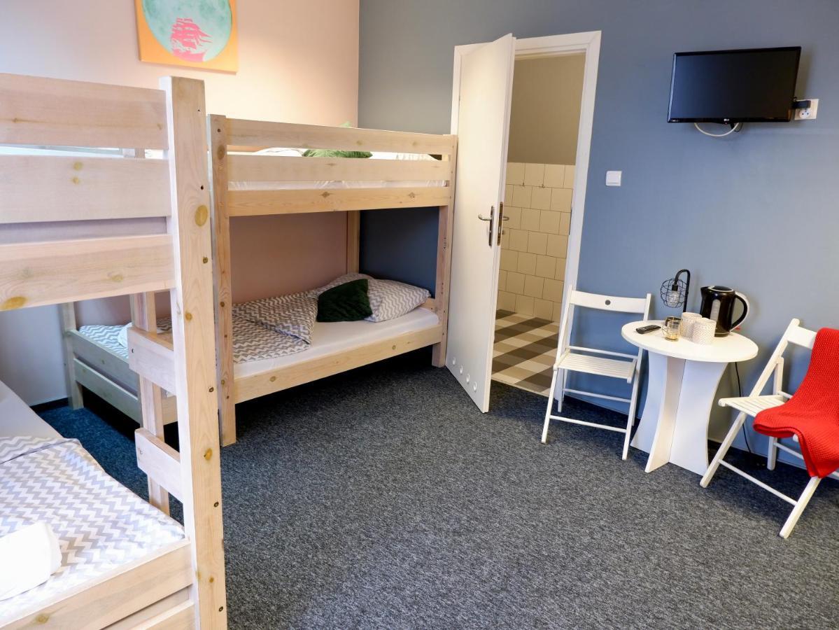 Moon Hostel *