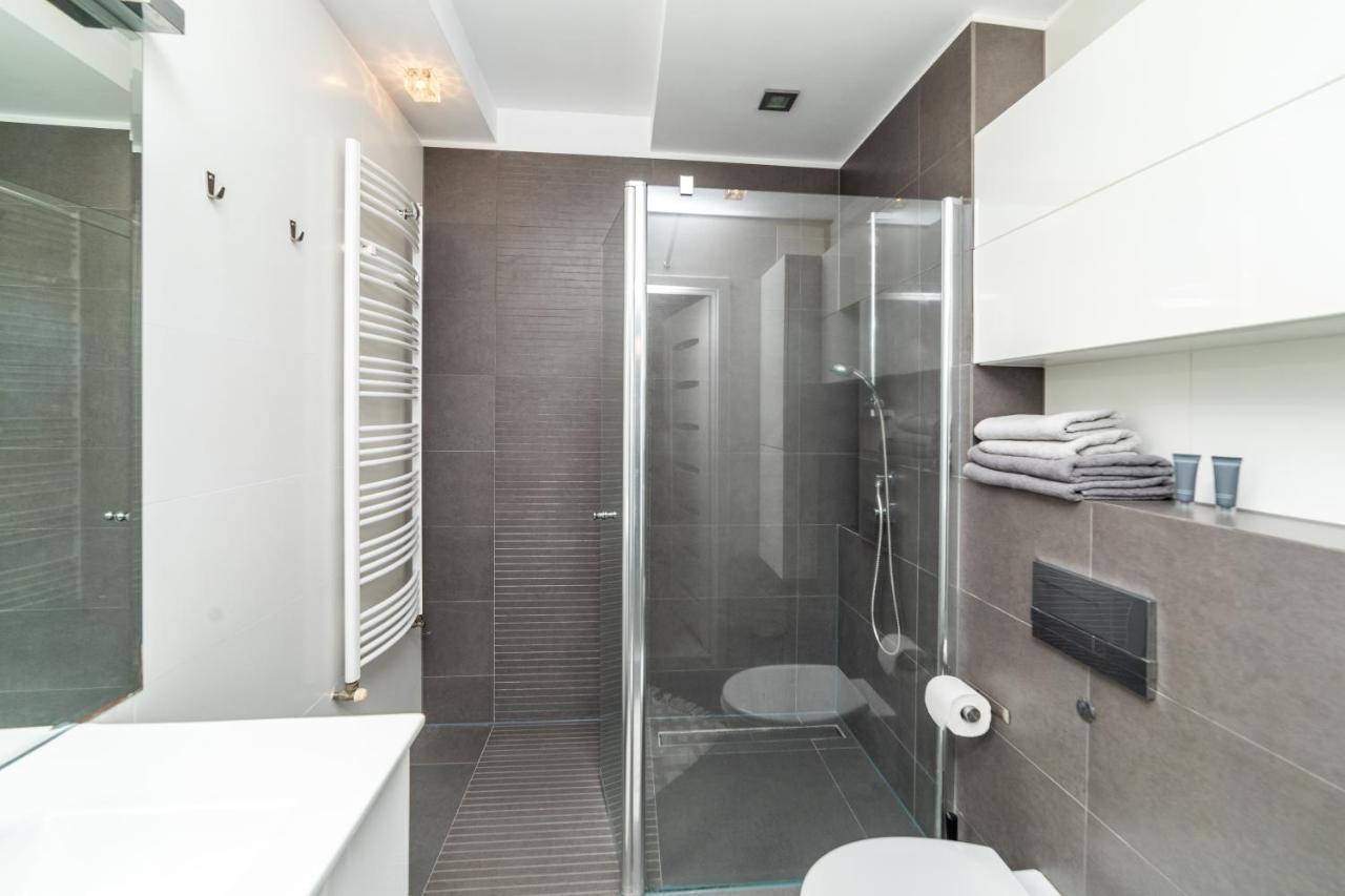 Modern W Albatross Towers Apartament