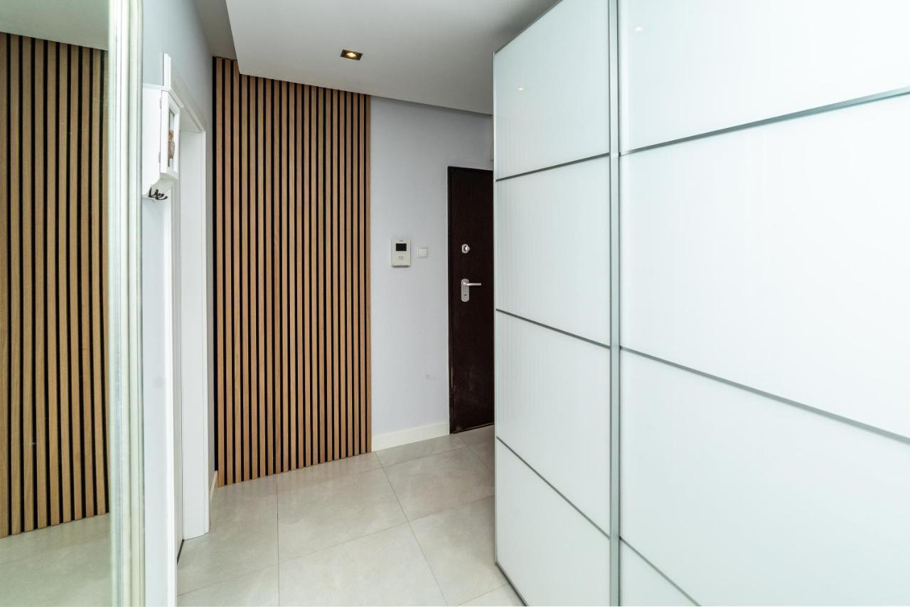 Modern W Albatross Towers Apartament