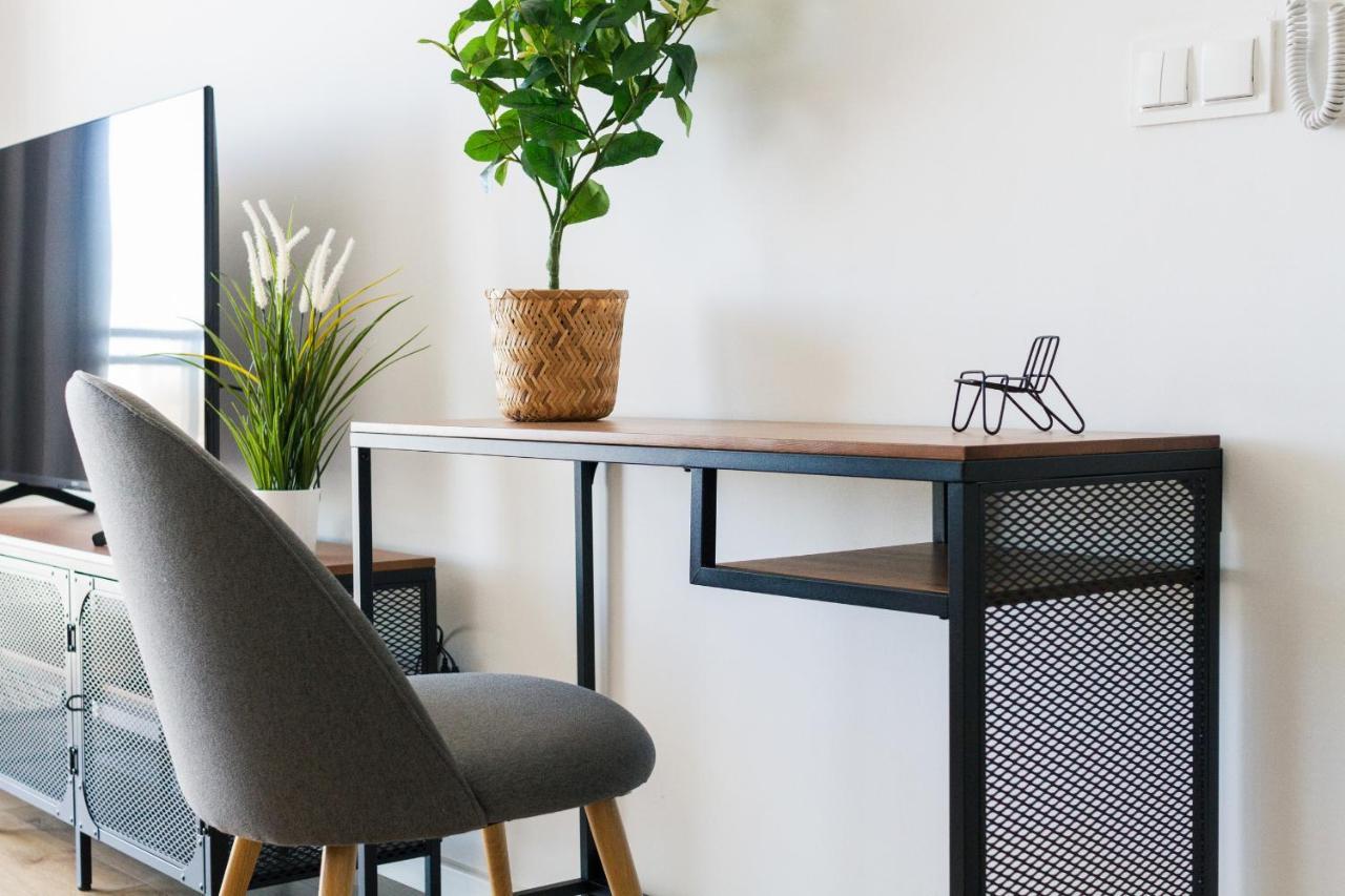 Osiedle Latarnikow By Renters Apartment *