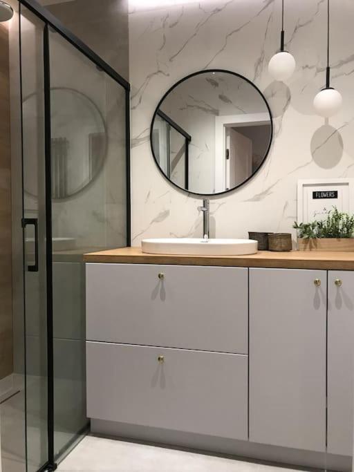 Garden Gates - Luxury In The Heart Of Old Town Apartment