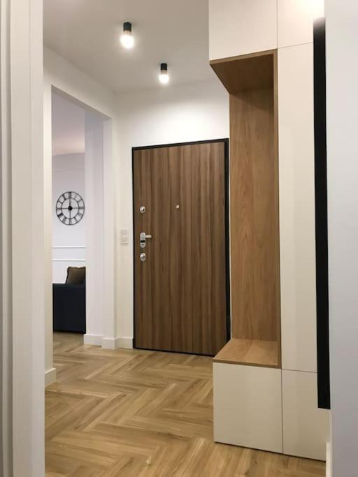 Căn hộ Garden Gates - Luxury In The Heart Of Old Town *